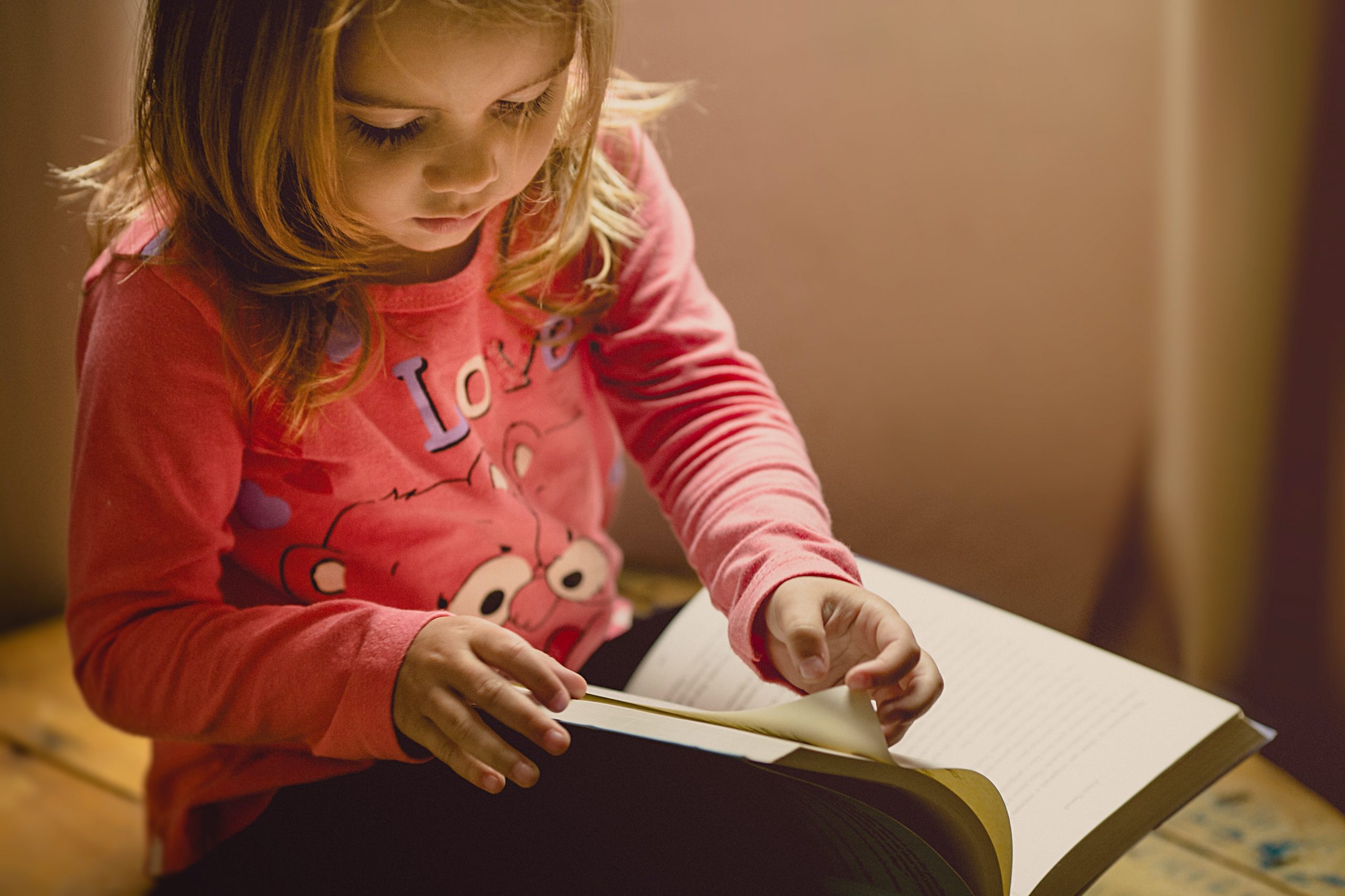 invitatie-la-lectura-in-luna-iubirii